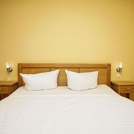 Schicke Fewo Mit Terrasse, Gratis Nutzung Vom Ahoi Erlebnisbad Und Sauna In Sellin - Haus De Niege Wech Fewo 02 Thiessow Luaran gambar