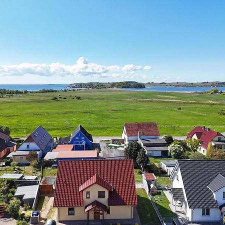 Schicke Fewo Mit Terrasse, Gratis Nutzung Vom Ahoi Erlebnisbad Und Sauna In Sellin - Haus De Niege Wech Fewo 02 Thiessow Luaran gambar