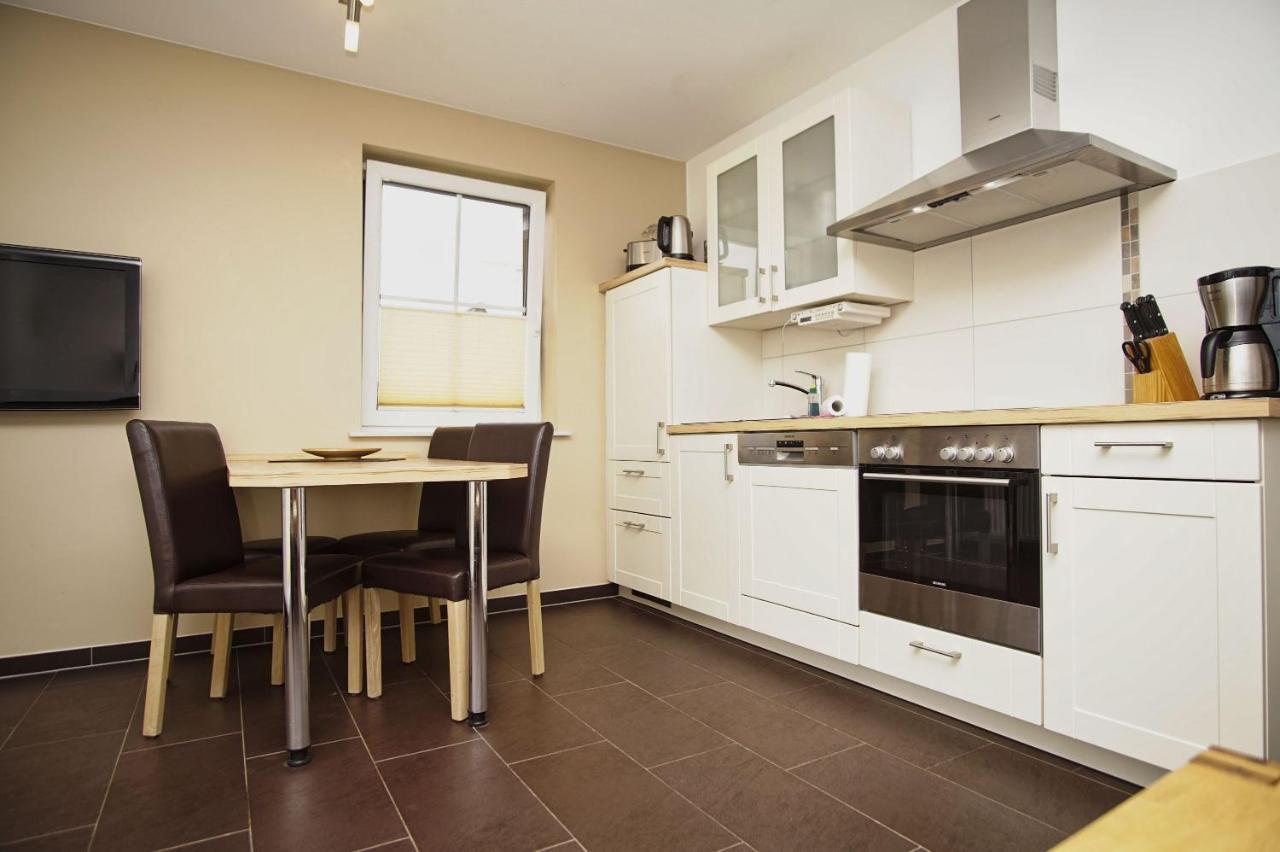 Schicke Fewo Mit Terrasse, Gratis Nutzung Vom Ahoi Erlebnisbad Und Sauna In Sellin - Haus De Niege Wech Fewo 02 Thiessow Luaran gambar