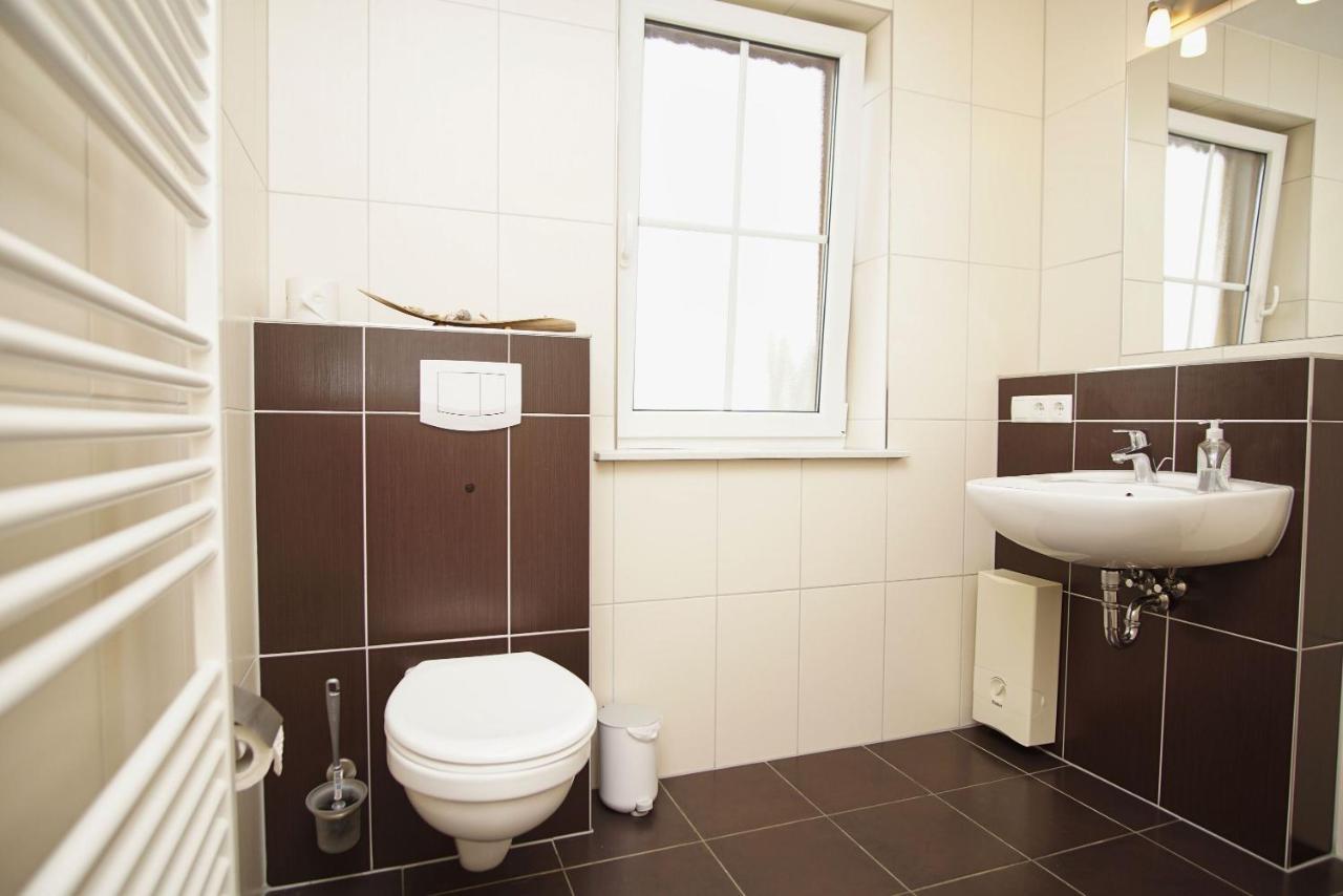 Schicke Fewo Mit Terrasse, Gratis Nutzung Vom Ahoi Erlebnisbad Und Sauna In Sellin - Haus De Niege Wech Fewo 02 Thiessow Luaran gambar