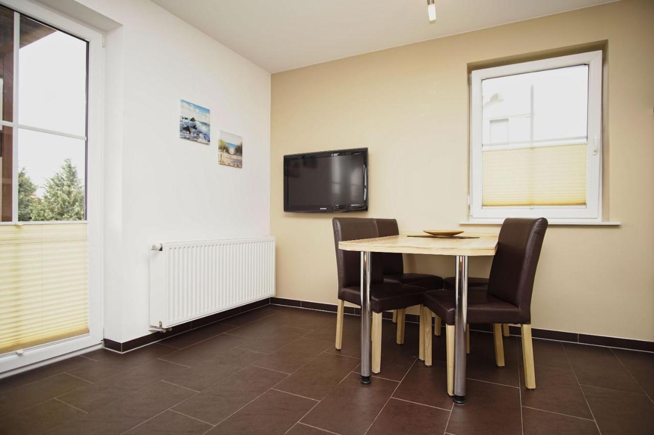 Schicke Fewo Mit Terrasse, Gratis Nutzung Vom Ahoi Erlebnisbad Und Sauna In Sellin - Haus De Niege Wech Fewo 02 Thiessow Luaran gambar